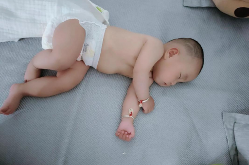 象山宝宝肠胀气的症状